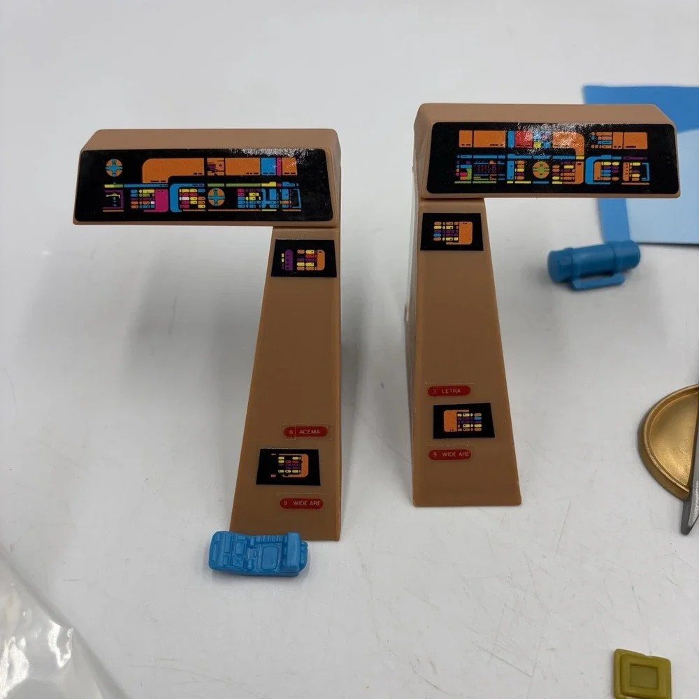 Playmates Star Trek The Next Generation Enterprise Bridge Playset W/ 7 Figures